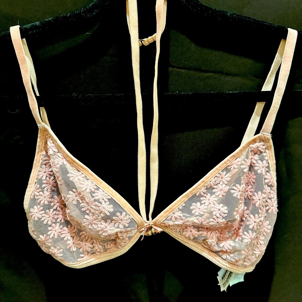 Pink Bralette with cleavage floral embroidered. Size Large